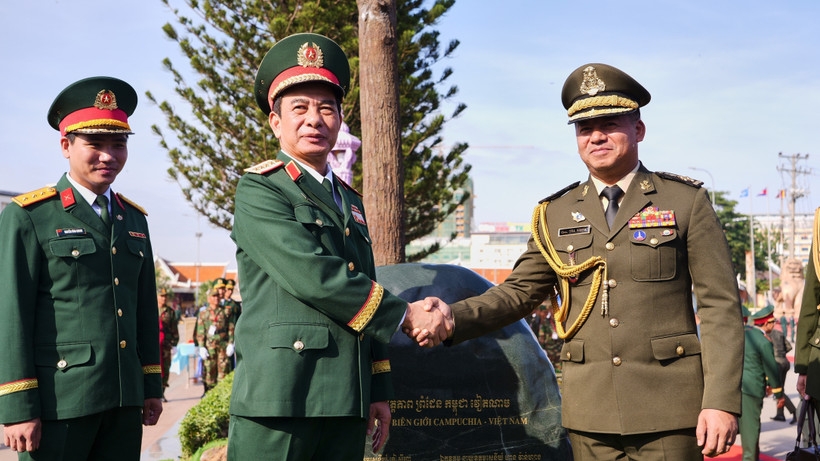 Vietnam, Cambodia hold border defence friendship exchange